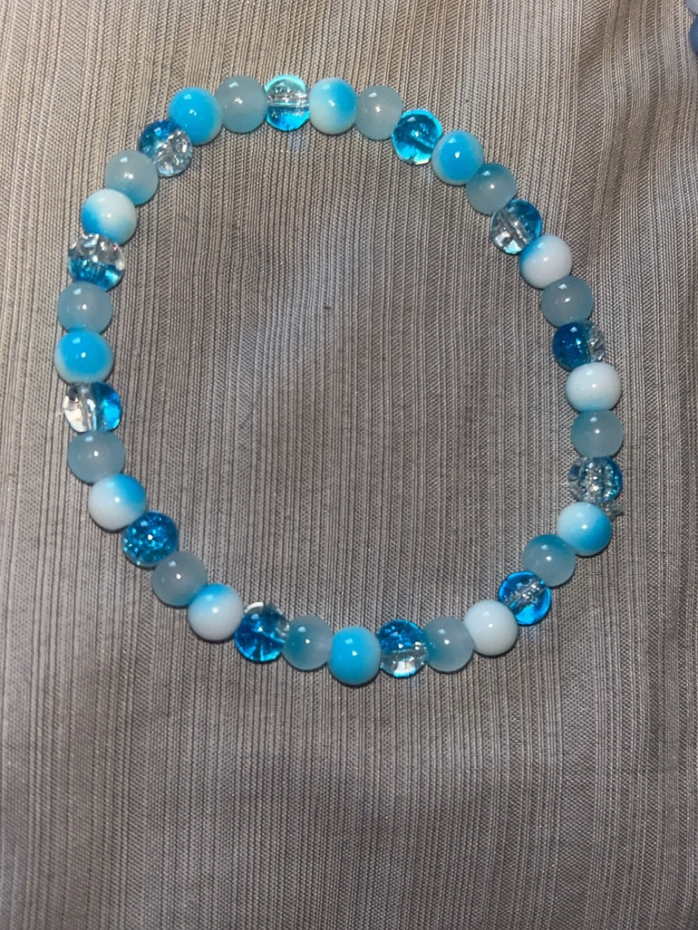 Turquoise & White Beaded Stretch Bracelet - Brand: